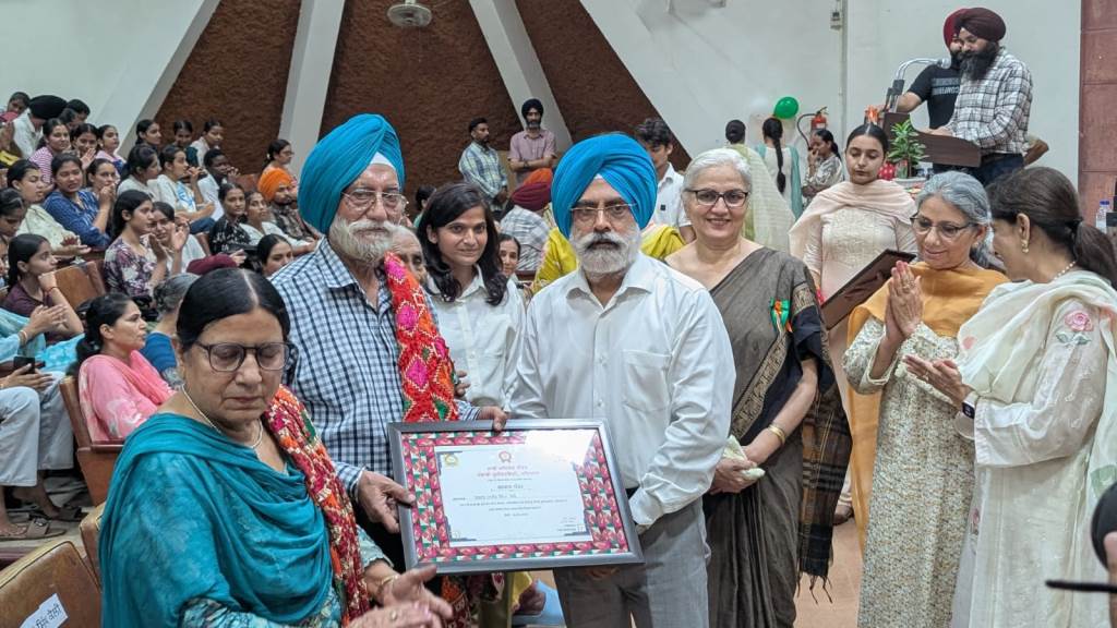 Jaswant Singh Kauli honored by Vice Chancellor of Punjabi University
